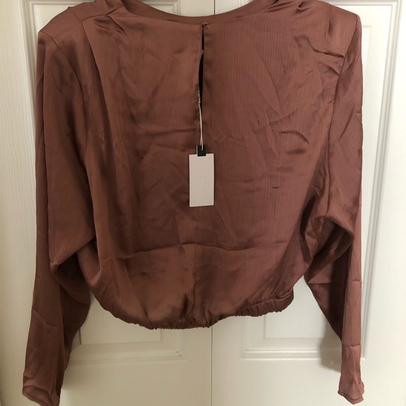 ASTR THE LABEL Crawford Satin Top - Picture 5 of 5